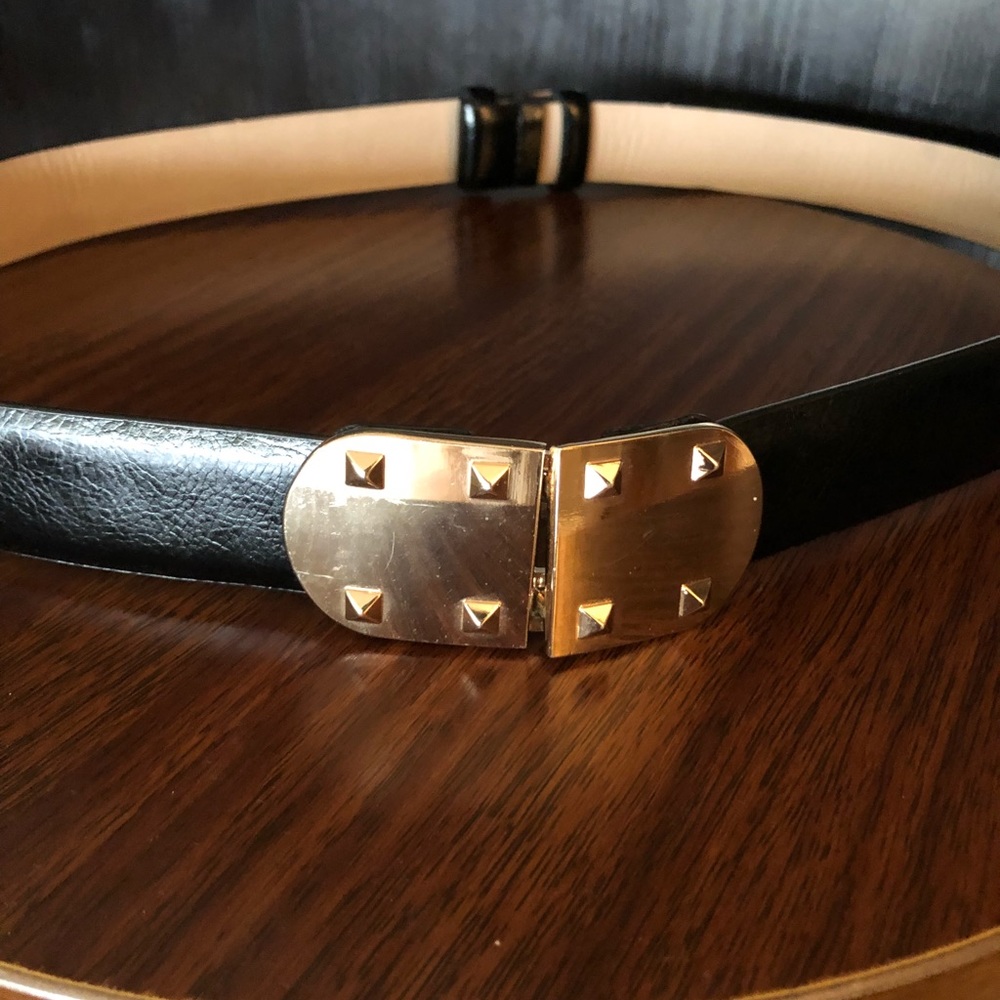 Black adjustable fashion belt